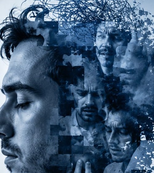 Retrato de pessoa em reflexão, representando o cuidado com a saúde mental e o acompanhamento de transtornos psiquiátricos